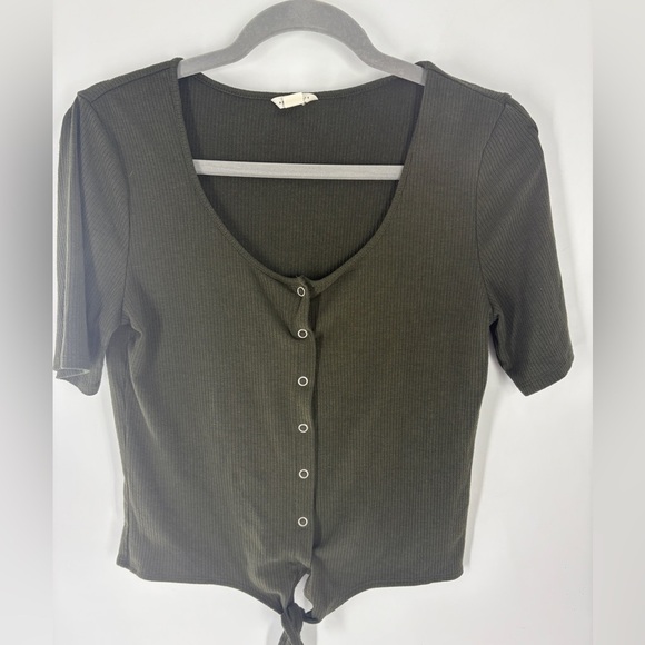 Aeropostale Dark Olive Button-Down Women's Crop Shirt - Picture 1 of 6